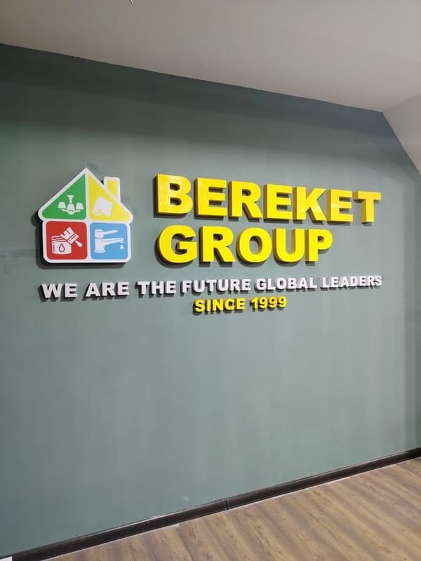 Объемные буквы для BEREKET GROUP — наружная реклама от Nest Nukus